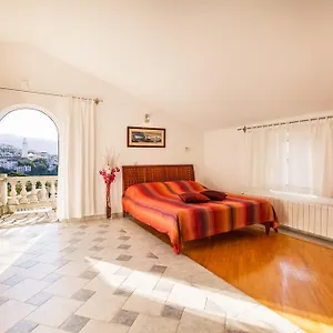 apartment-zanic.primorje-gorskikotar.com/